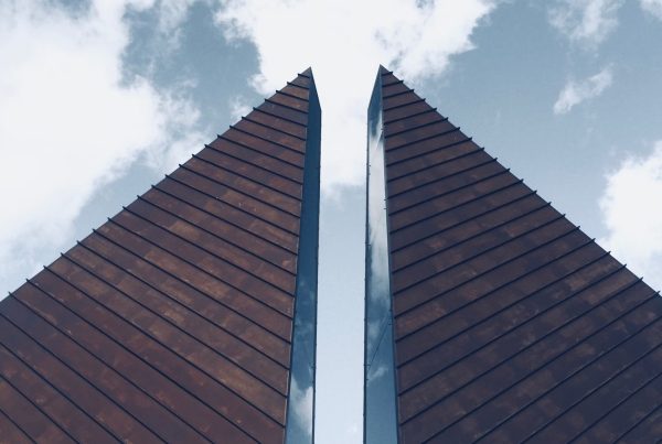 photo-1544918877-c6993db7468b-600x403